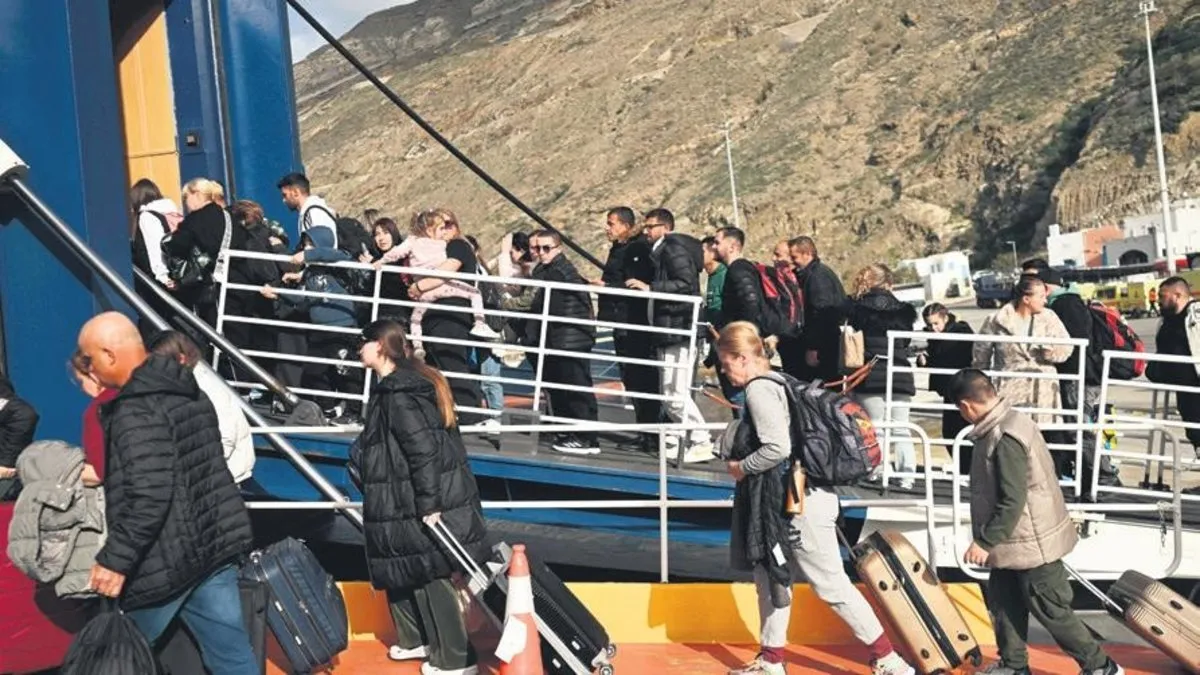Santorini’den kaçış başladı