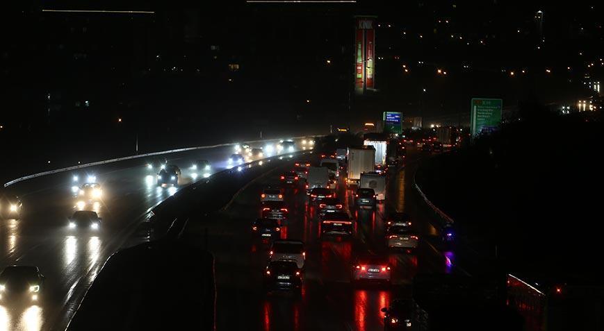 CANLI | Yollarda Ramazan Bayramı yoğunluğu! Birçok noktada trafik kitlenme noktasına geldi