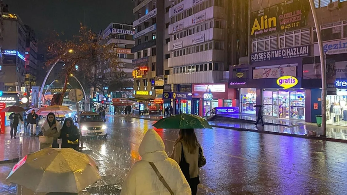 Ankara’da dolu yağışı hayatı felç etti!